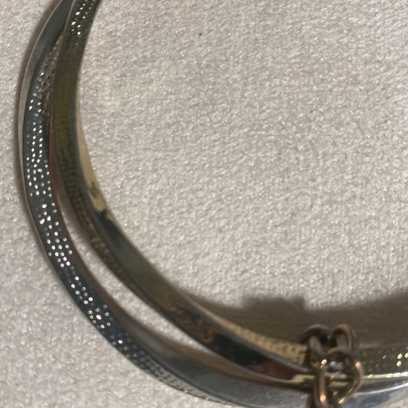 Jessica Simpson  braclet - Picture 7 of 9